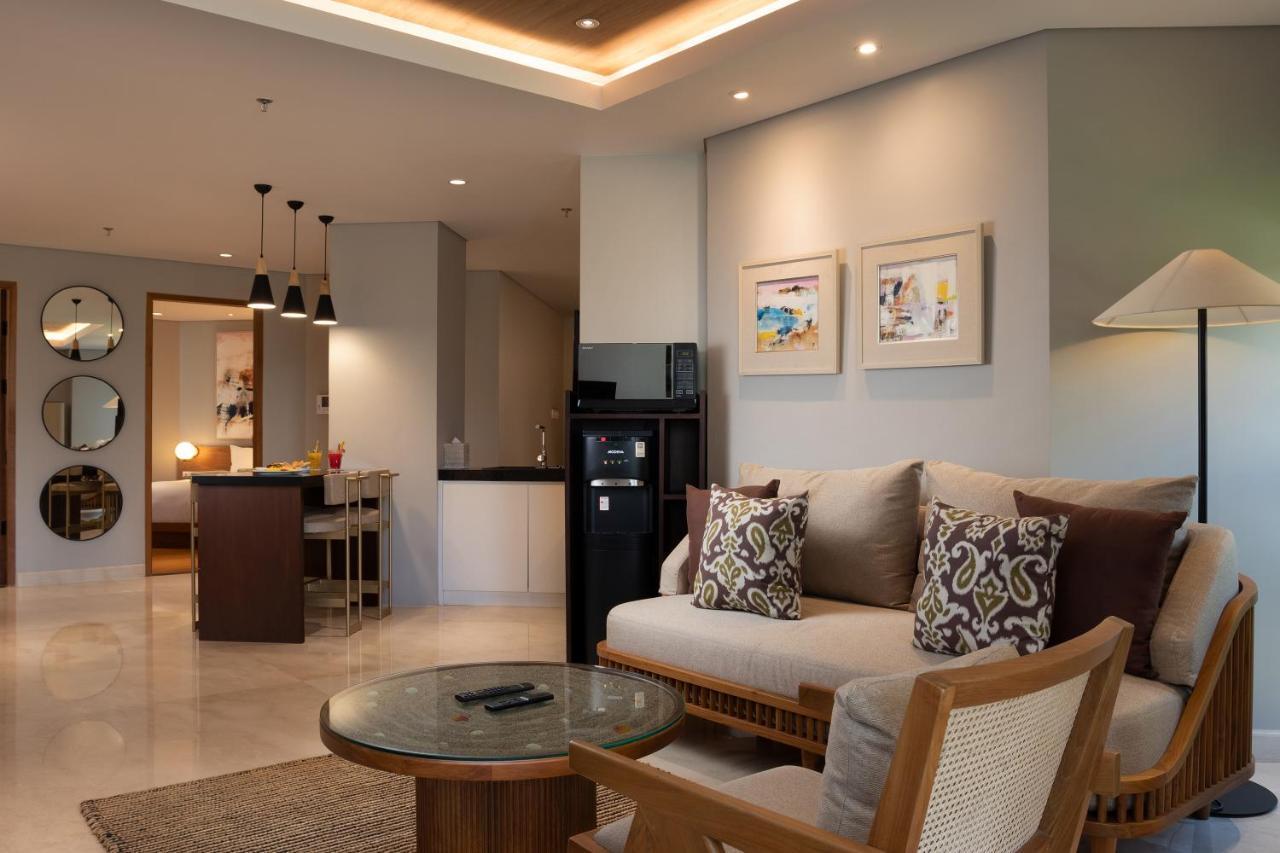 Beachwalk Residence Kuta  Exterior photo