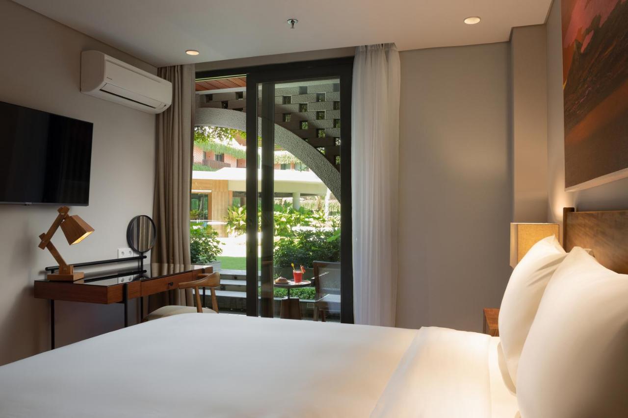 Beachwalk Residence Kuta  Exterior photo
